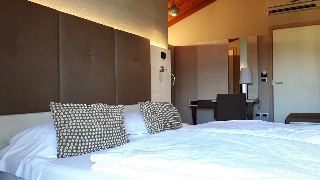 Galvani 4* Torri Del Benaco