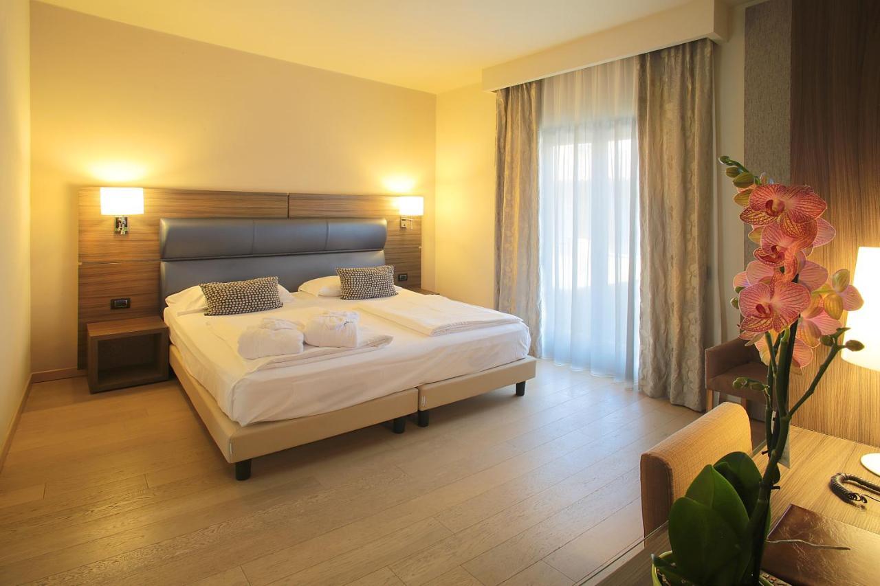 Galvani 4* Torri Del Benaco